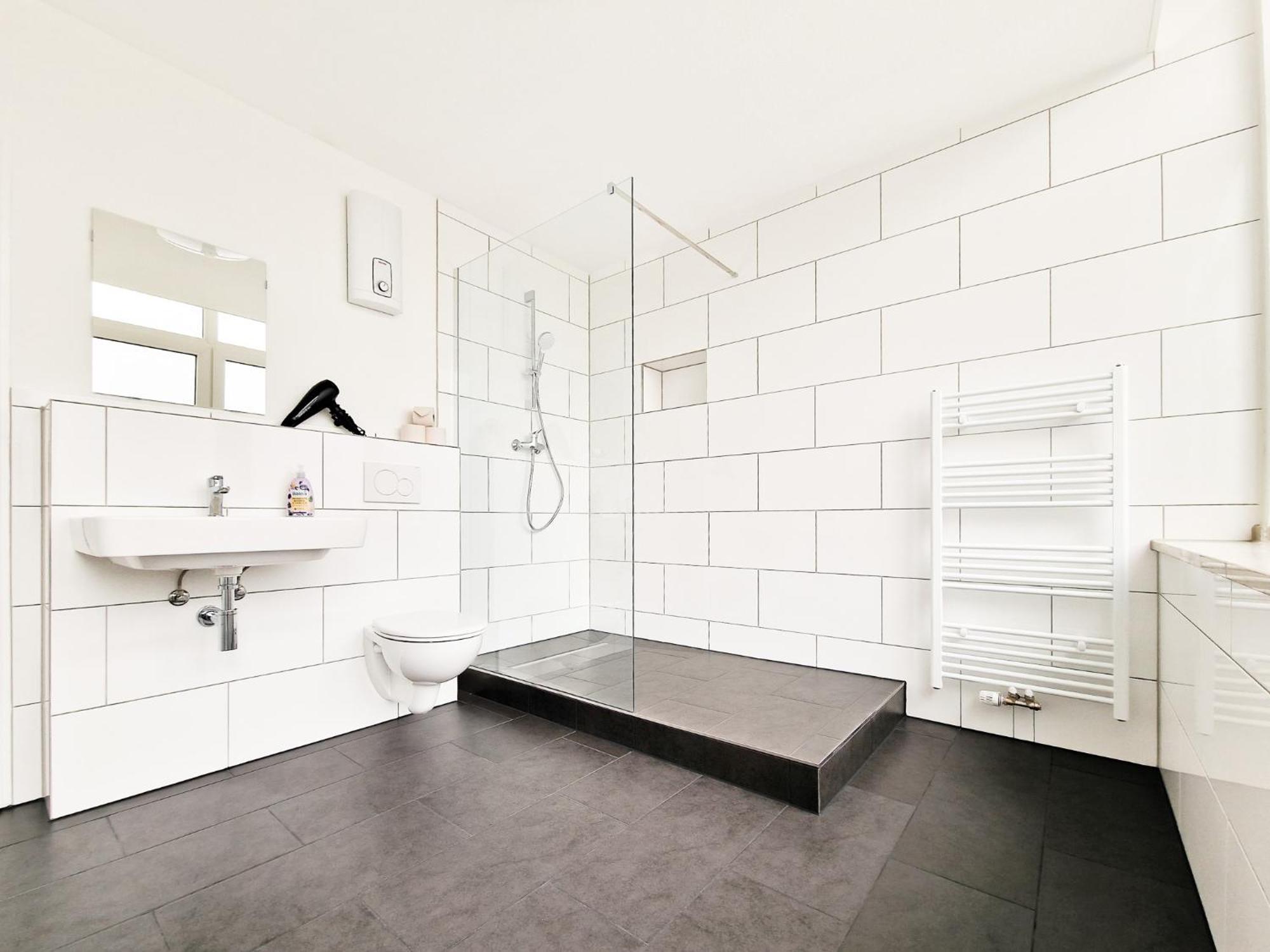Raj Living - City Center Apartments With 5 Rooms - 10 Min Messe Dus Dusseldorf Ngoại thất bức ảnh